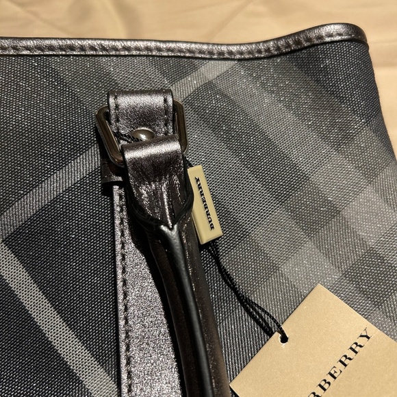 Burberry Tote - Picture 2 of 7
